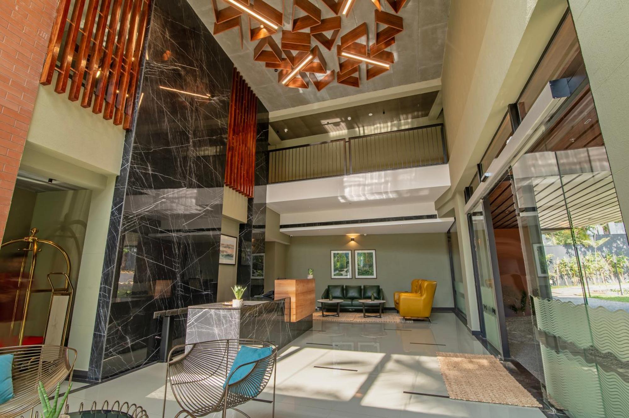 Sterling Athirappilly Hotel Kallana Bagian luar foto