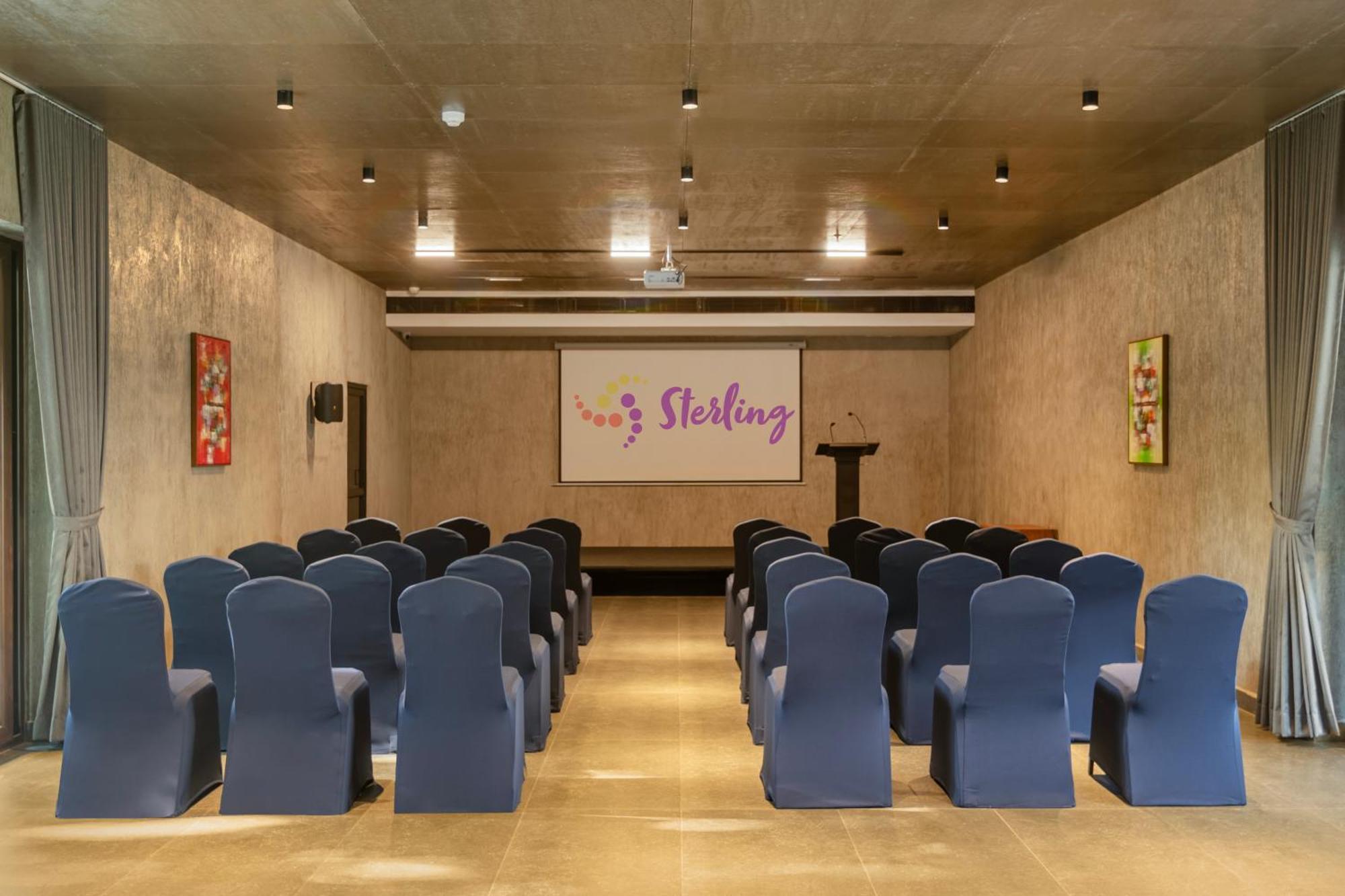 Sterling Athirappilly Hotel Kallana Bagian luar foto