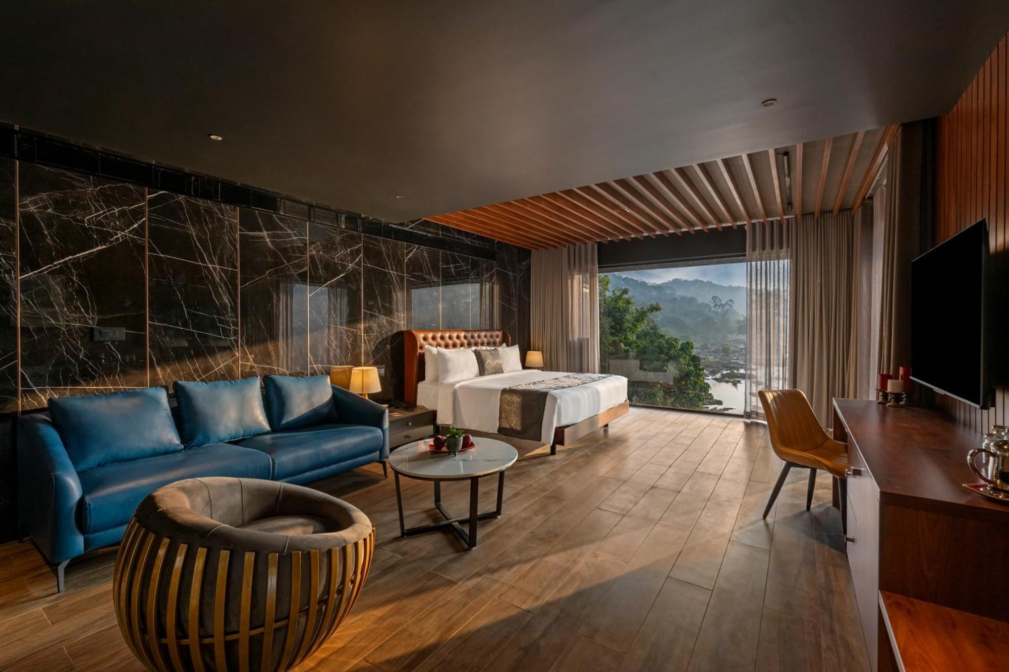 Sterling Athirappilly Hotel Kallana Bagian luar foto