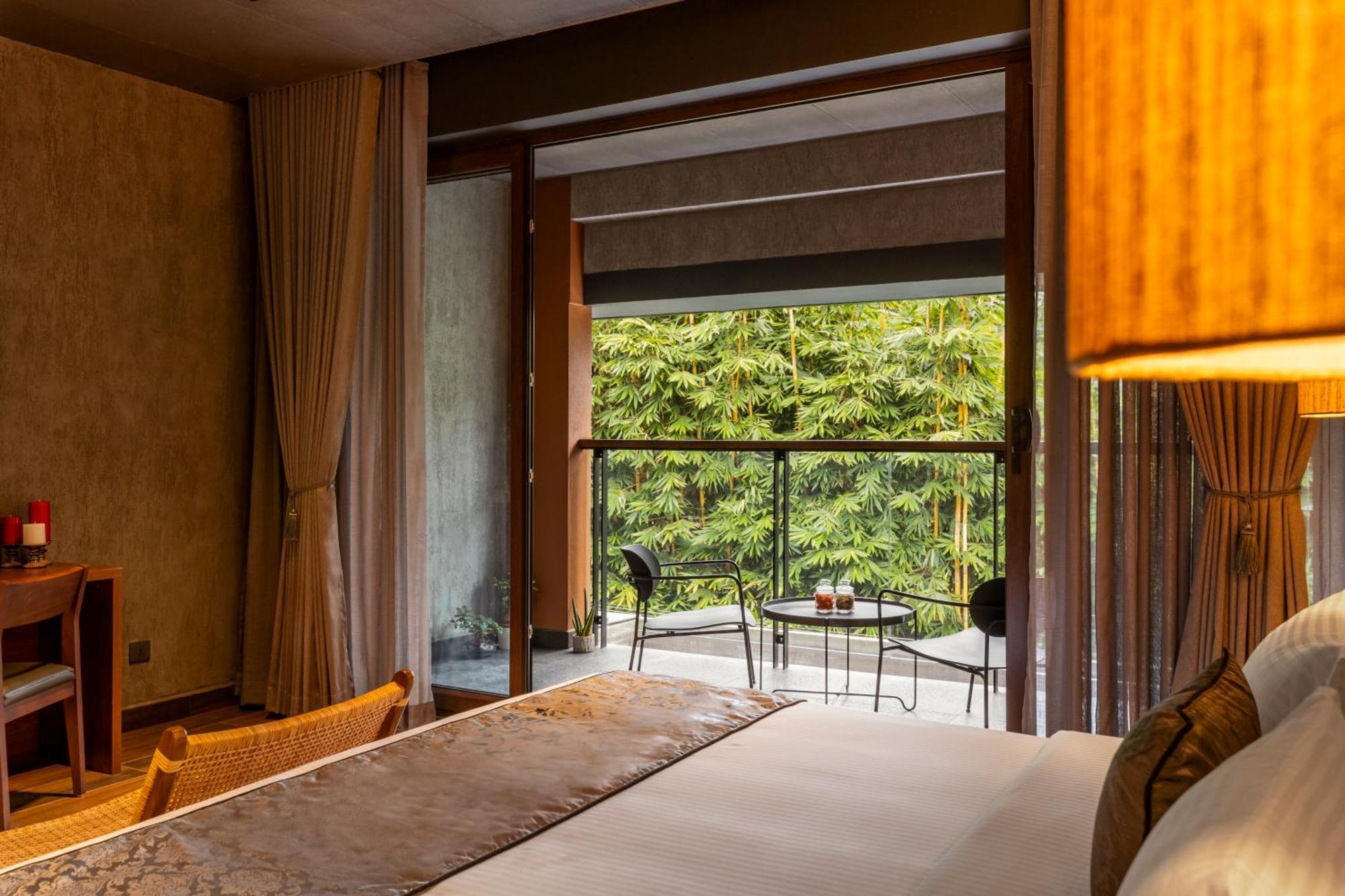 Sterling Athirappilly Hotel Kallana Bagian luar foto