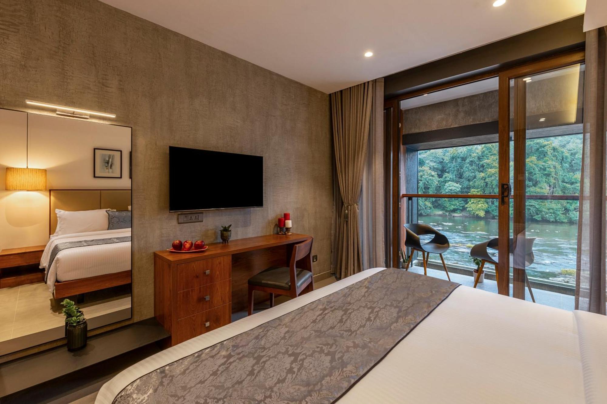 Sterling Athirappilly Hotel Kallana Bagian luar foto