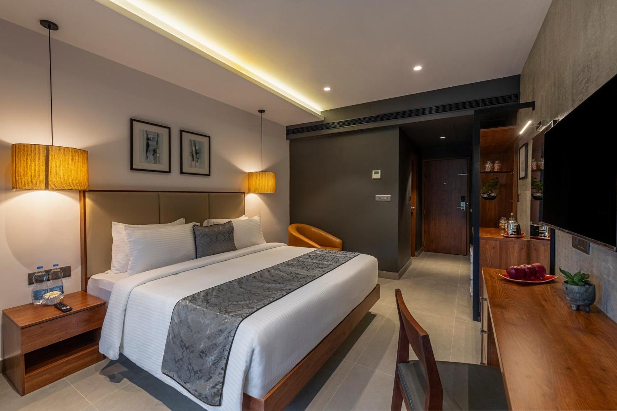 Sterling Athirappilly Hotel Kallana Bagian luar foto