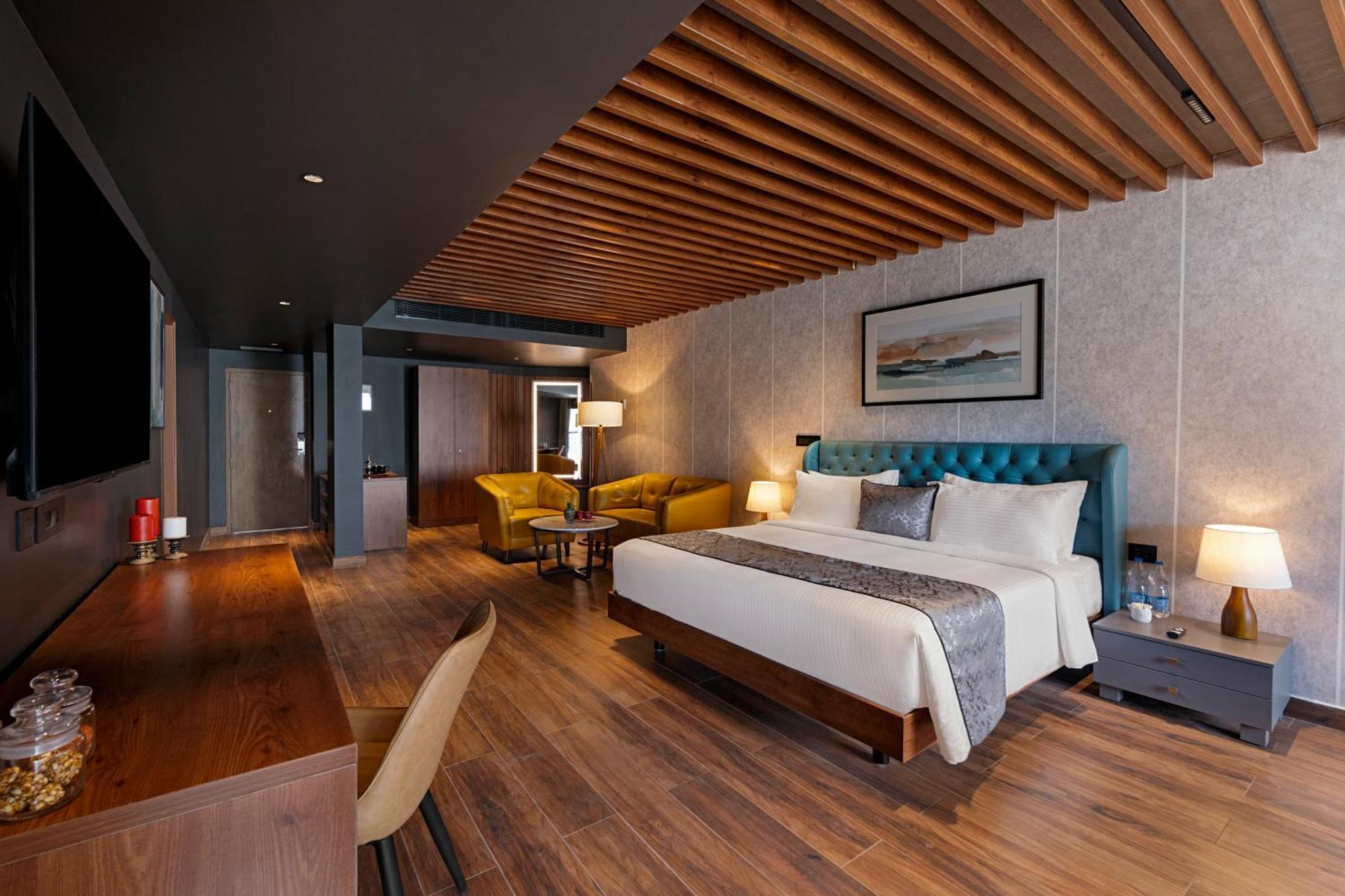 Sterling Athirappilly Hotel Kallana Bagian luar foto